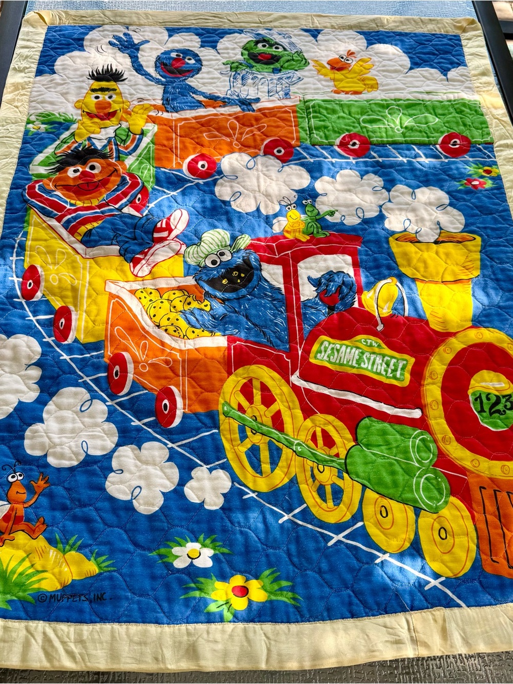 Sesame Street Red Train Quilt with Bright Character Prints - Picture 4 of 6